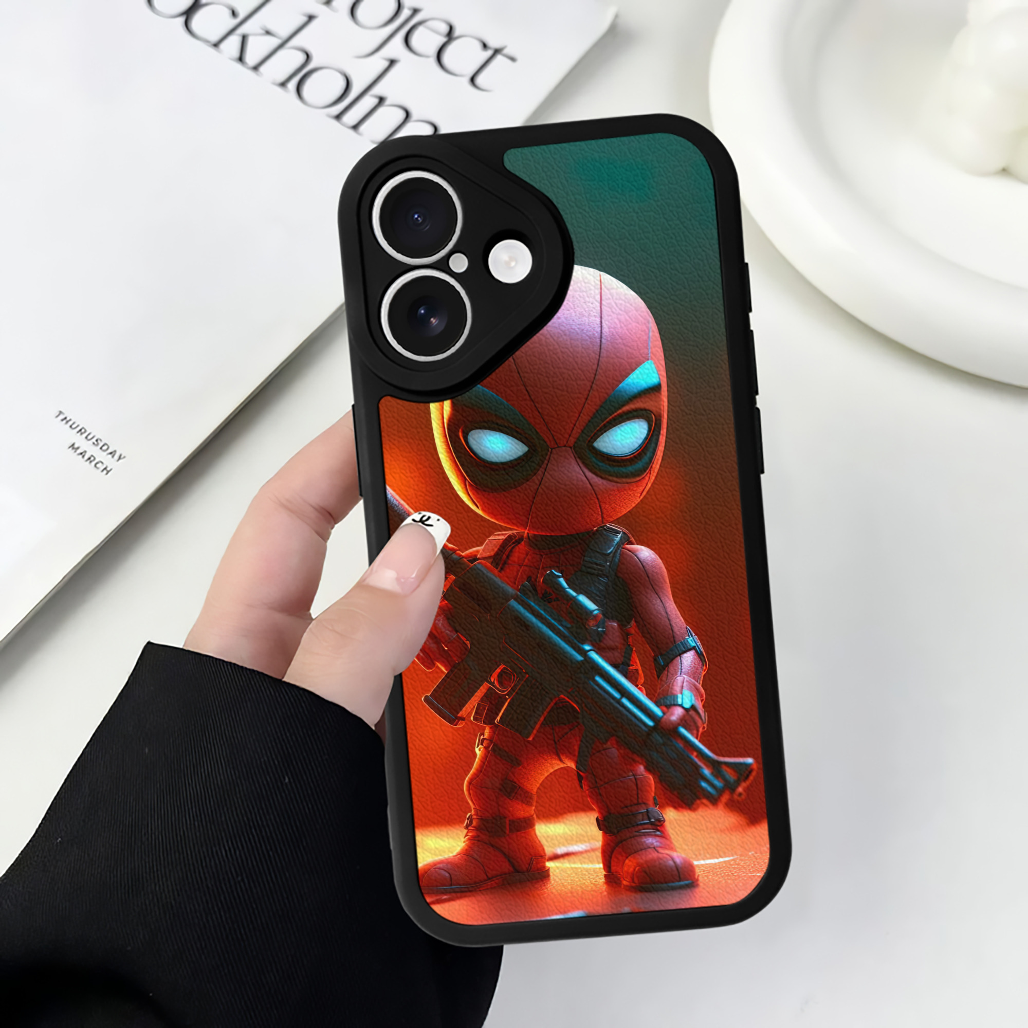 （画像用） Spider Man スパイダーマン 【iPhone 16シリーズ対応】シリコンスマホケース（レザー調） 材質：シリコン
